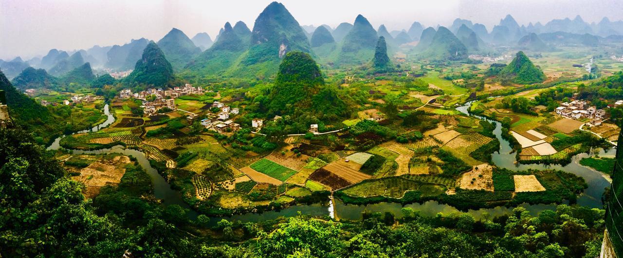 Yangshuo Moon Resort Hotel Guilin Exterior photo